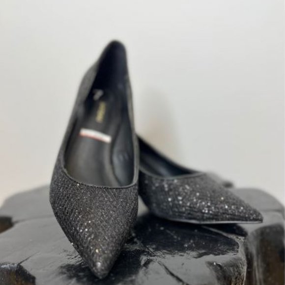 Le Chateau Womens Glitter Kitten Heel Pump Pointed Toe Size 7US Black - Picture 2 of 4